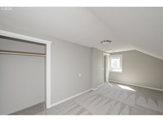 7434 N CHASE Ave N, Portland, OR 97217