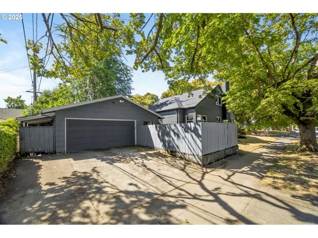 7434 N CHASE Ave N, Portland, OR 97217