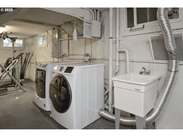 7434 N CHASE Ave N, Portland, OR 97217