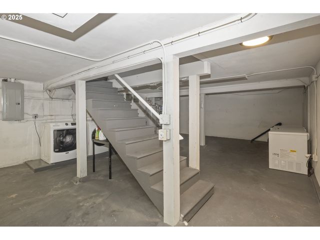 7434 N CHASE Ave N, Portland, OR 97217