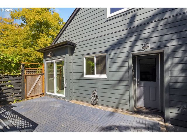 7434 N CHASE Ave N, Portland, OR 97217