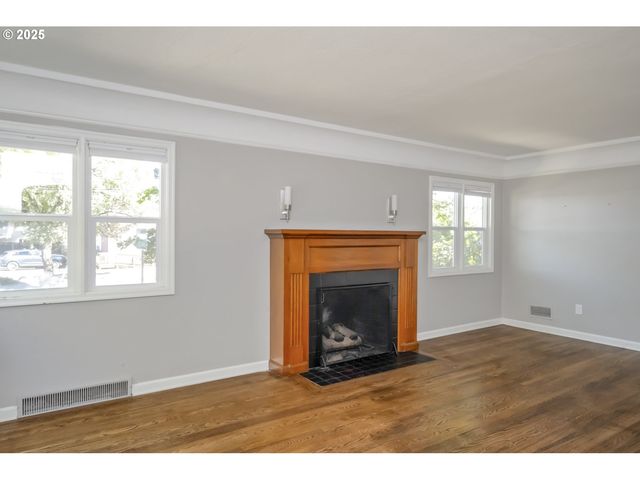 7434 N CHASE Ave N, Portland, OR 97217