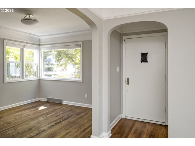 7434 N CHASE Ave N, Portland, OR 97217