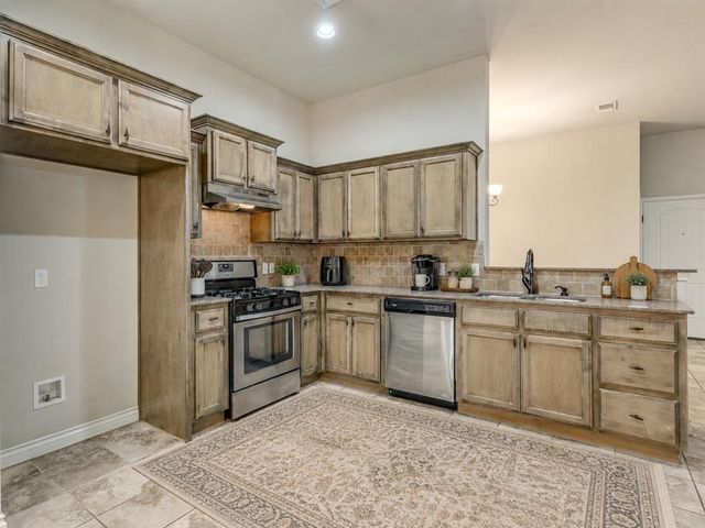 2817 NW 188th Street, Edmond, OK 73012