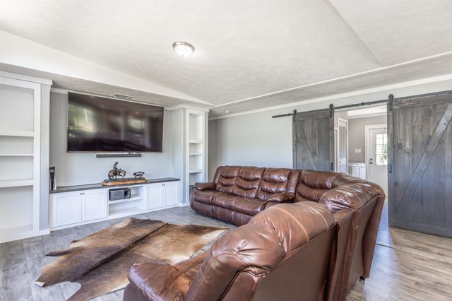 542 County Road 222, Gainesville, TX 76240
