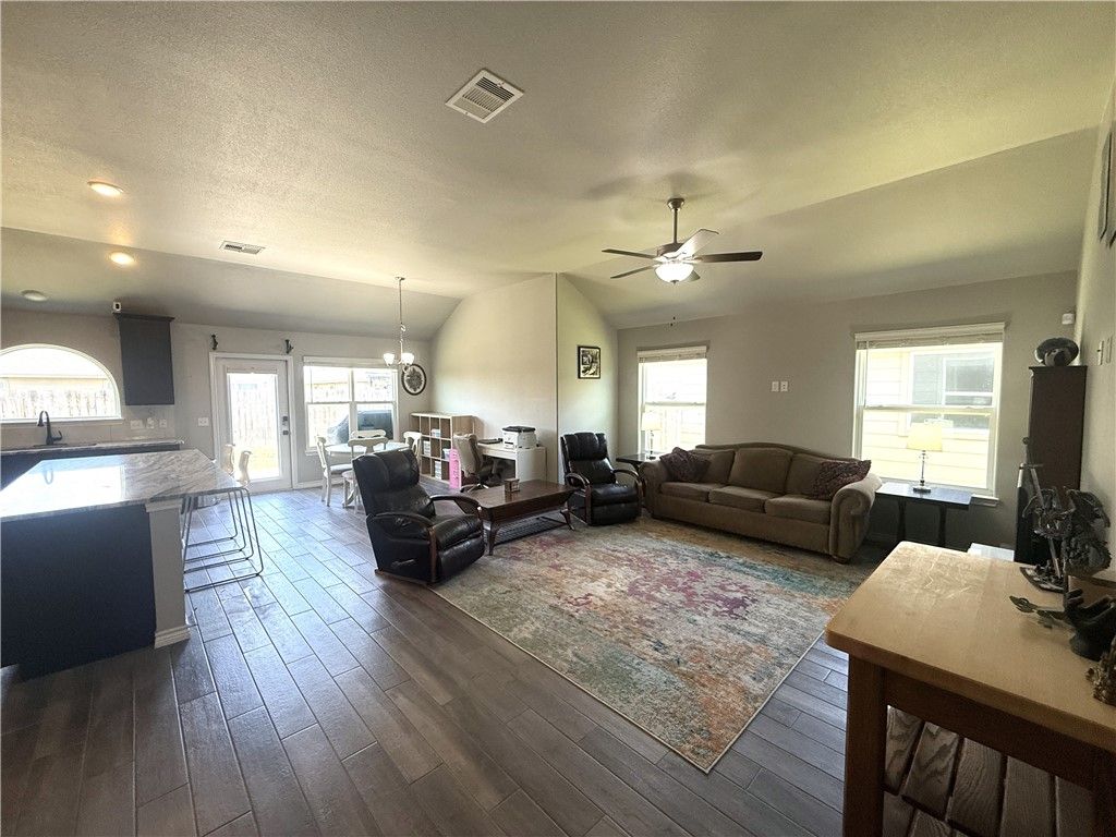 7513 Loyd Neal Dr, Corpus Christi, TX 78414 — photo 5