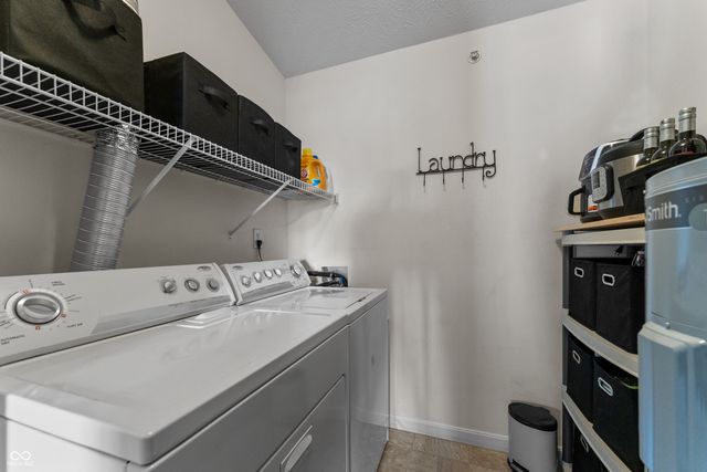 6231 Amber Creek Lane 310, Indianapolis, IN 46237