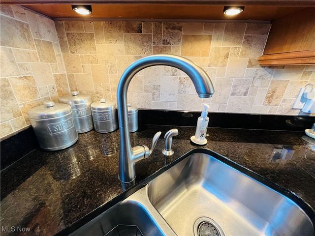 5041 N Warner Drive, Geneva On The Lake, OH 44041