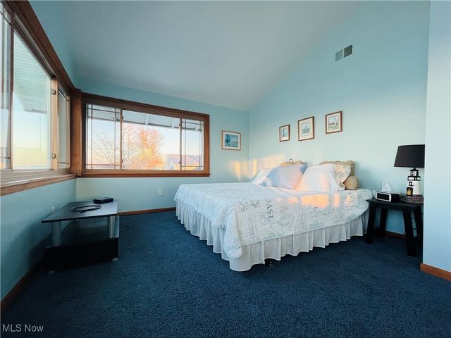 5041 N Warner Drive, Geneva On The Lake, OH 44041