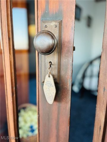 5041 N Warner Drive, Geneva On The Lake, OH 44041