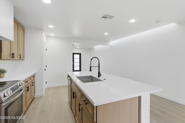 2208 E 19th Street, Tucson, AZ 85719