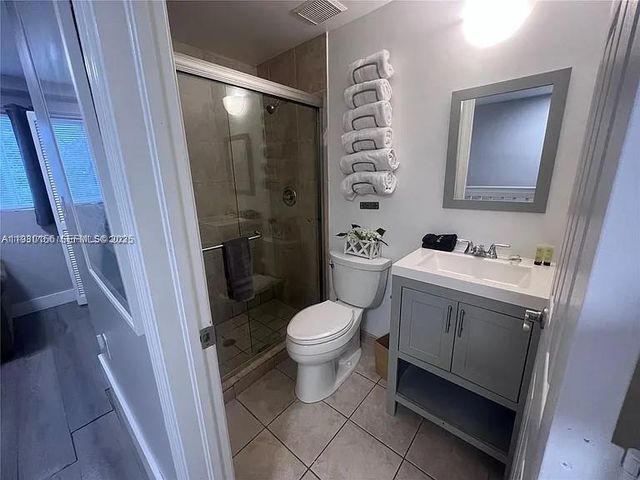 821 SW 2nd St 2, Miami, FL 33130