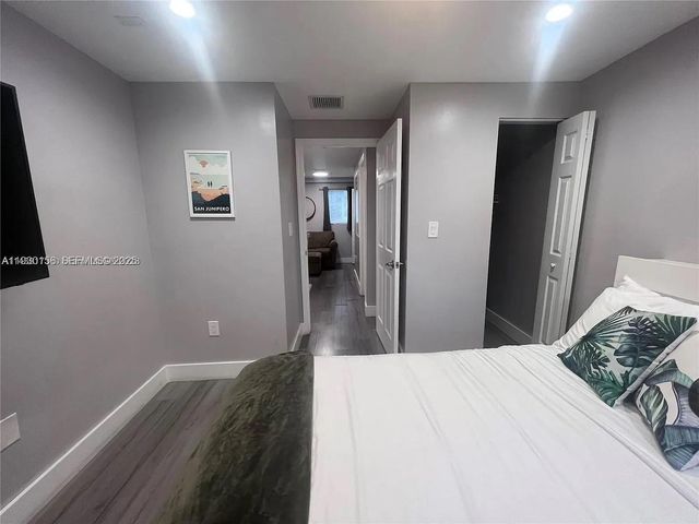 821 SW 2nd St 2, Miami, FL 33130