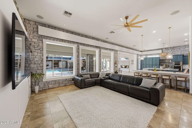 21906 N 86TH Avenue, Peoria, AZ 85383