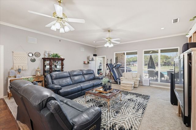 113 Green Oaks Court, Hudson Oaks, TX 76087