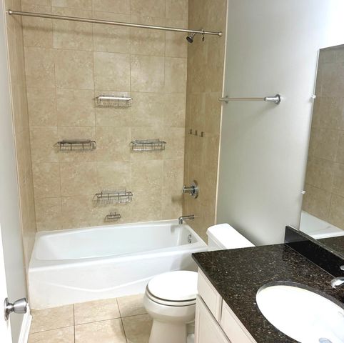 5017 S Prairie Avenue 1N, Chicago, IL 60615