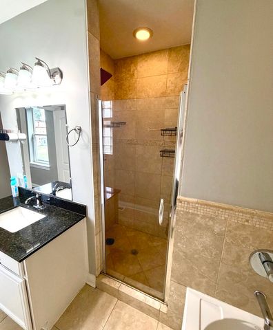 5017 S Prairie Avenue 1N, Chicago, IL 60615