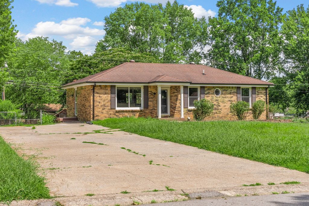 176 Taft Dr, Clarksville, TN 37042