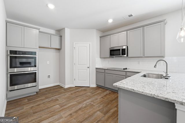 16 River Walk Farm Parkway, Covington, GA 30014