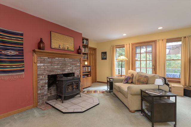 10 Ethan Hill, Brattleboro, VT 05301