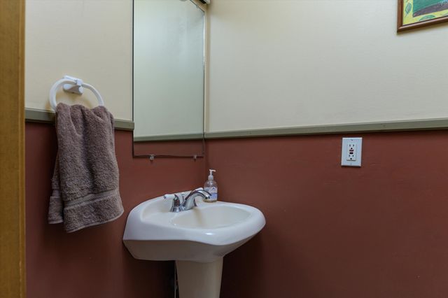 10 Ethan Hill, Brattleboro, VT 05301