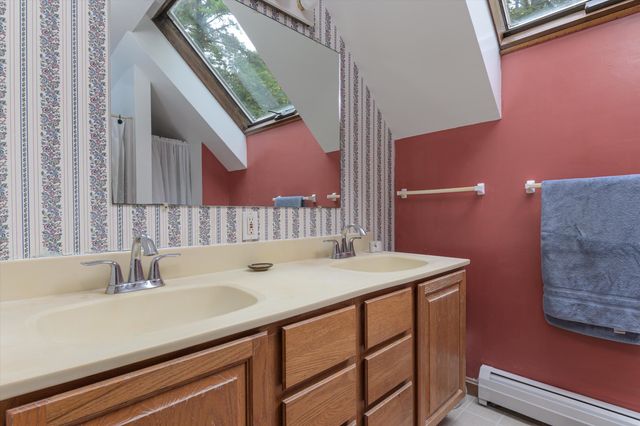 10 Ethan Hill, Brattleboro, VT 05301