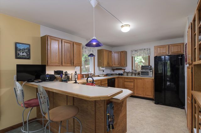 10 Ethan Hill, Brattleboro, VT 05301