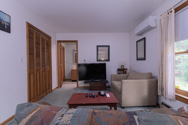 10 Ethan Hill, Brattleboro, VT 05301