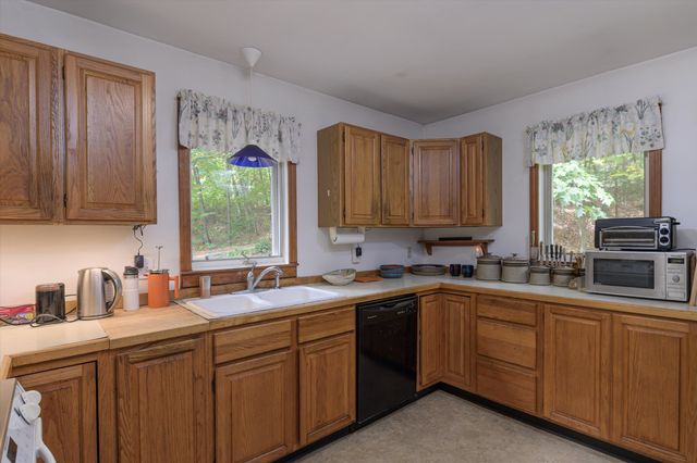 10 Ethan Hill, Brattleboro, VT 05301