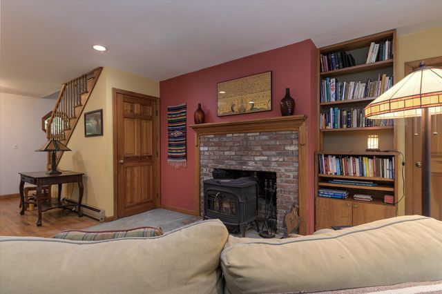 10 Ethan Hill, Brattleboro, VT 05301