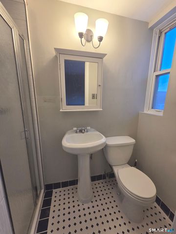 70 Strawberry Hill Avenue APT 4-3A, Stamford, CT 06902