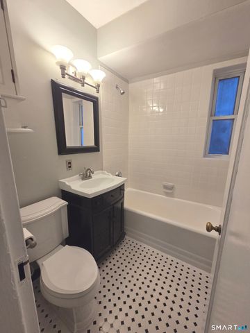 70 Strawberry Hill Avenue APT 4-3A, Stamford, CT 06902