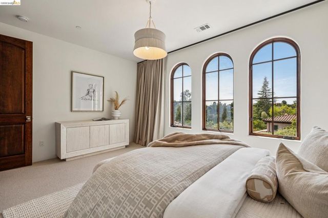 3 Maxwelton Rd., Piedmont, CA 94618