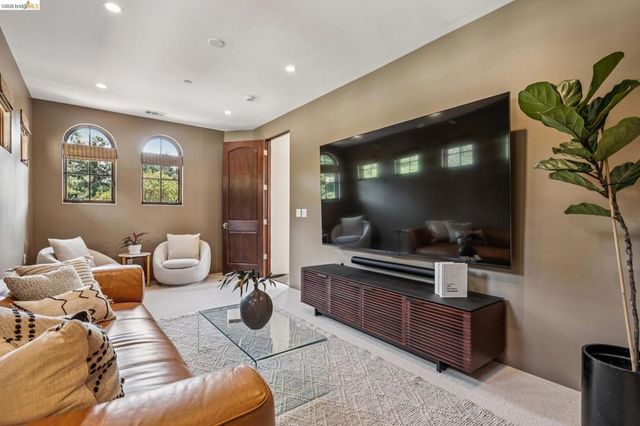 3 Maxwelton Rd., Piedmont, CA 94618