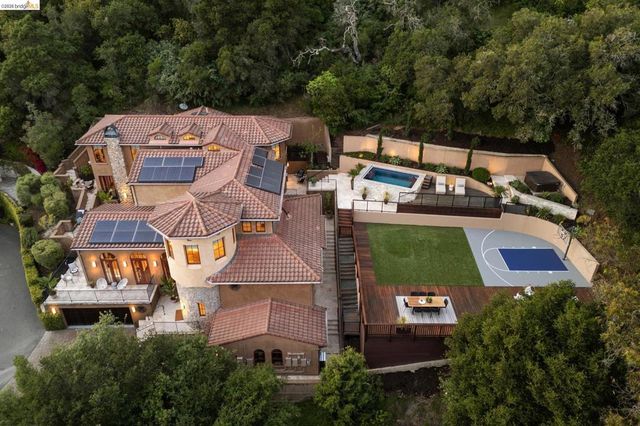 3 Maxwelton Rd., Piedmont, CA 94618