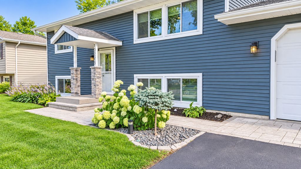 10225 99th Avenue N, Maple Grove, MN 55369 — photo 2