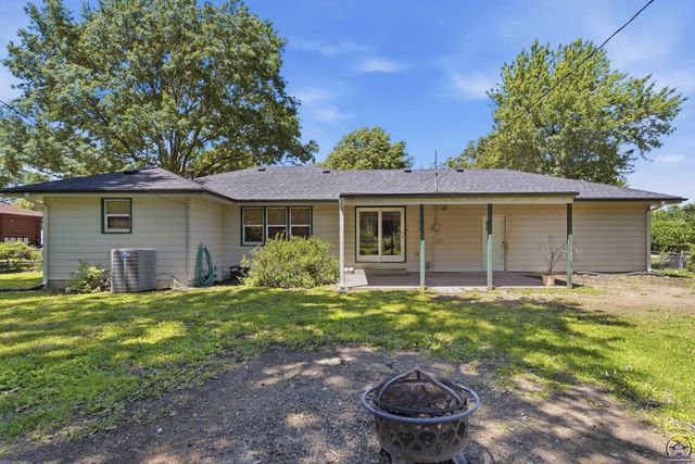 2536 SE Alexander DR, Topeka, KS 66605