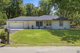 2536 SE Alexander DR, Topeka, KS 66605