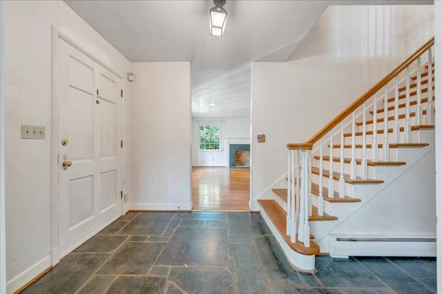 1009 Hardy RD, Vinton, VA 24179