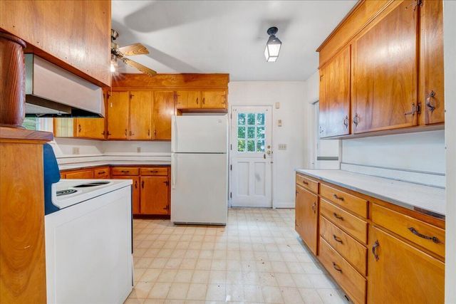 1009 Hardy RD, Vinton, VA 24179