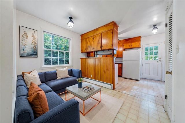 1009 Hardy RD, Vinton, VA 24179