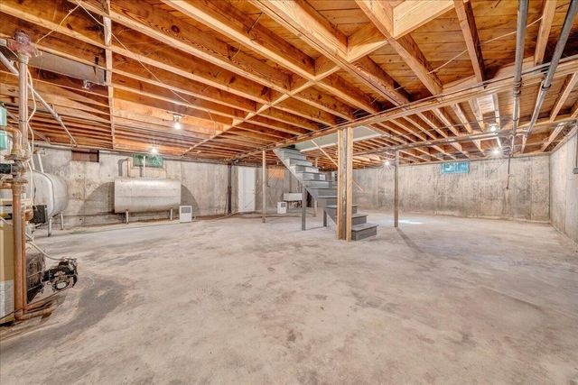 1009 Hardy RD, Vinton, VA 24179