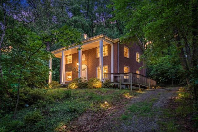 1009 Hardy RD, Vinton, VA 24179