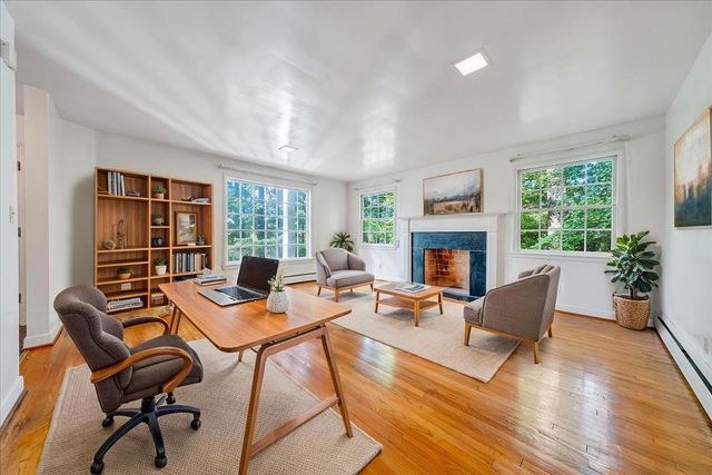 1009 Hardy RD, Vinton, VA 24179