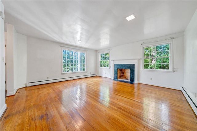 1009 Hardy RD, Vinton, VA 24179