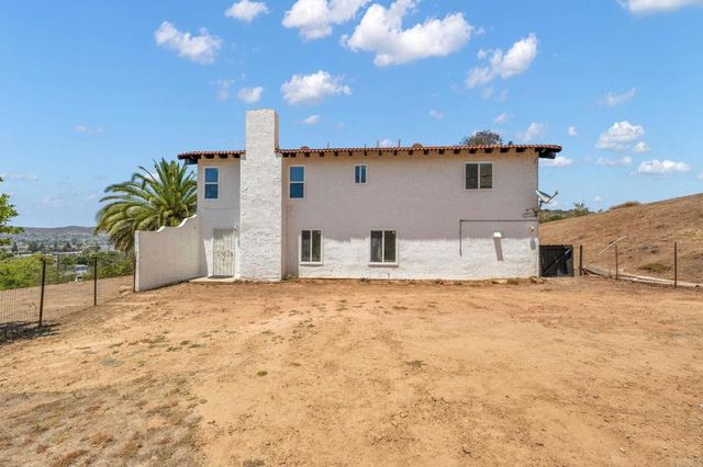 9130 Shadow Hill Road, Santee, CA 92071
