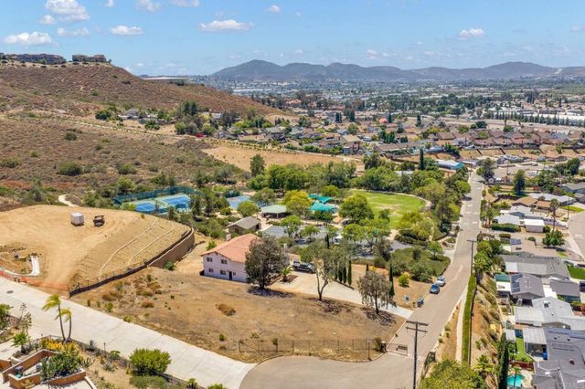 9130 Shadow Hill Road, Santee, CA 92071