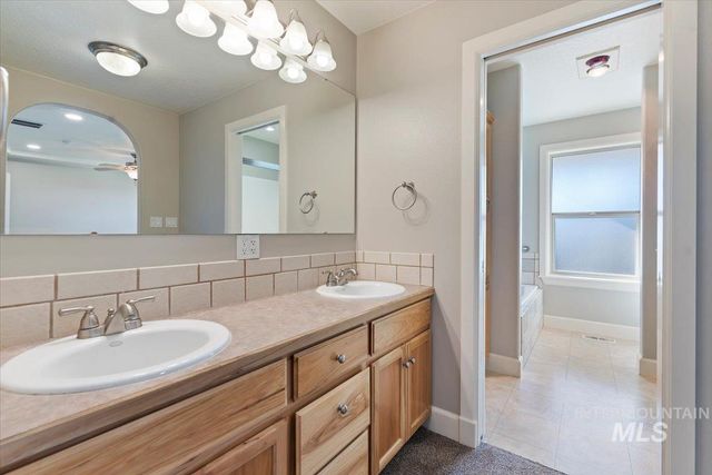 24240 Tiger Lane, Caldwell, ID 83607
