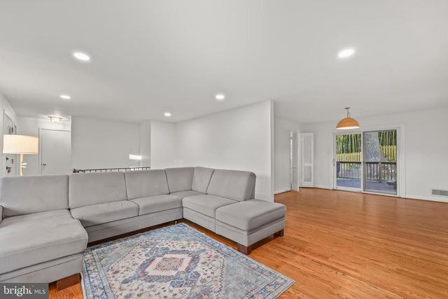 2320 WINDSOR RD, Alexandria, VA 22307