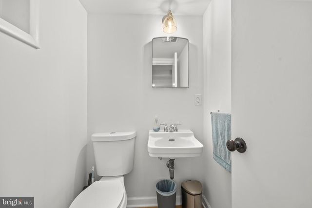 2320 WINDSOR RD, Alexandria, VA 22307